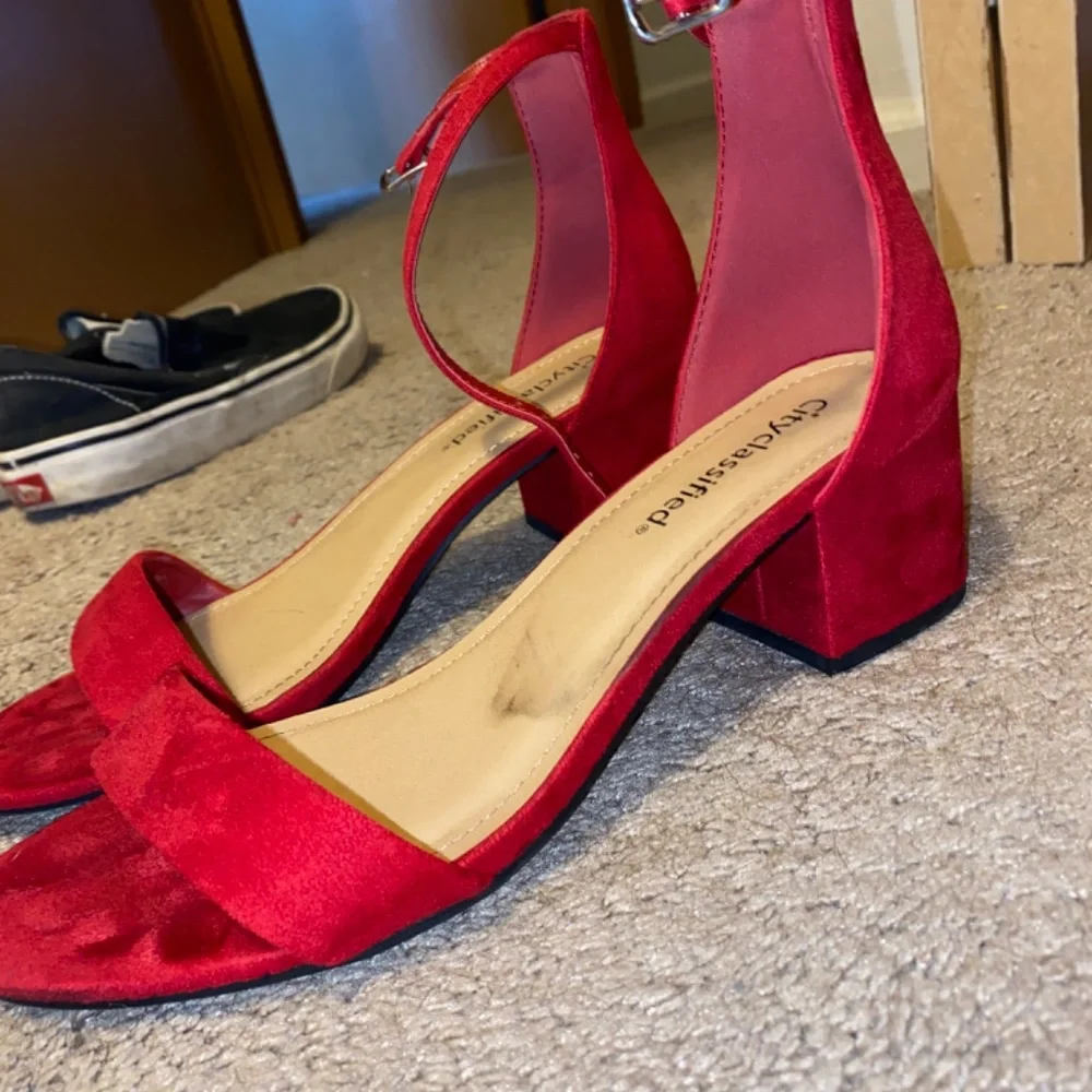 Red heels - Picture 5 of 5